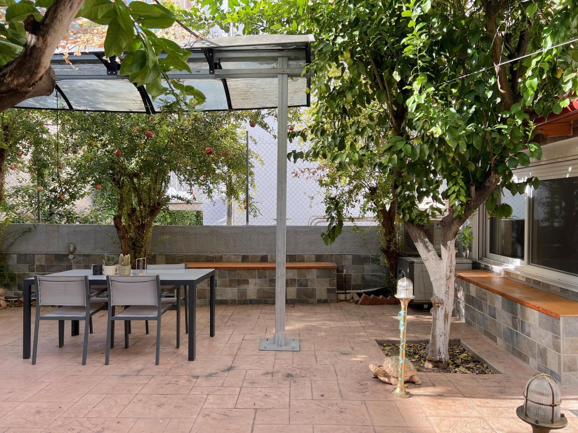 Apartamento Historic Center Getaway 10'Walk To Acropolis Hill Atenas Exterior foto
