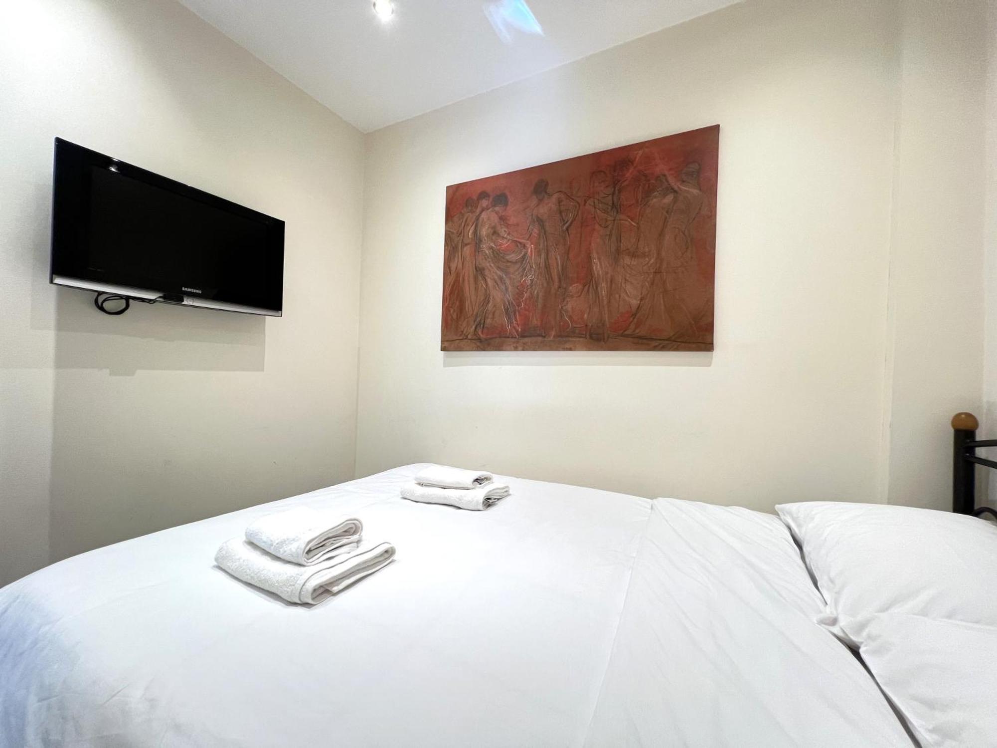 Apartamento Historic Center Getaway 10'Walk To Acropolis Hill Atenas Exterior foto