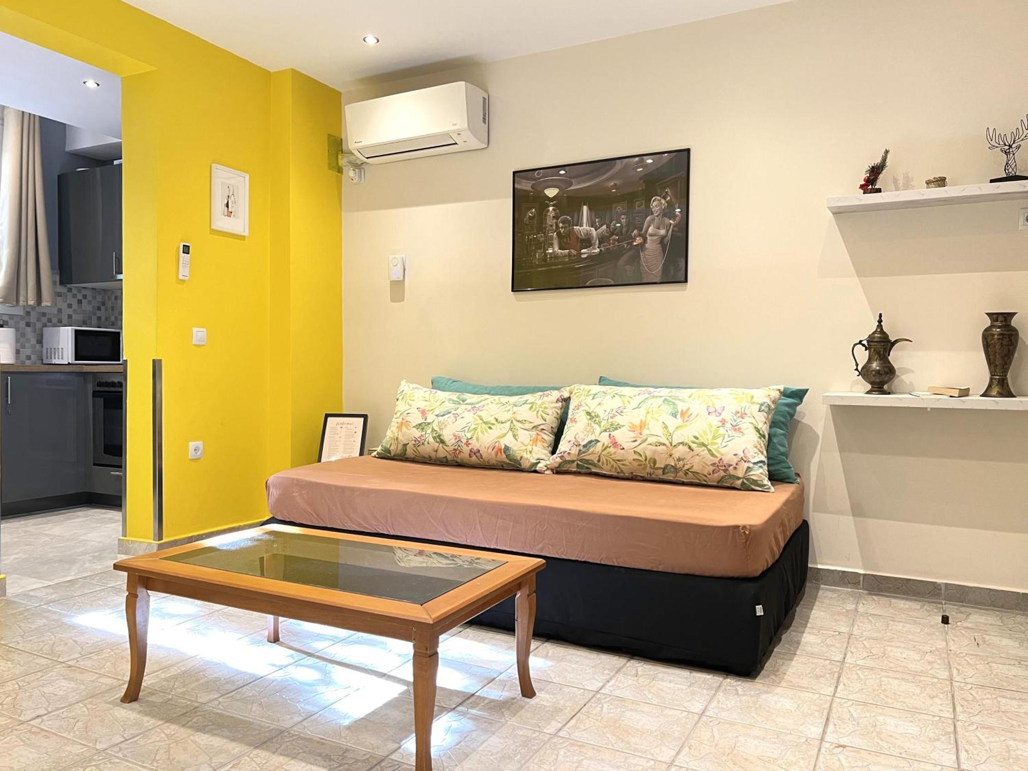 Apartamento Historic Center Getaway 10'Walk To Acropolis Hill Atenas Exterior foto