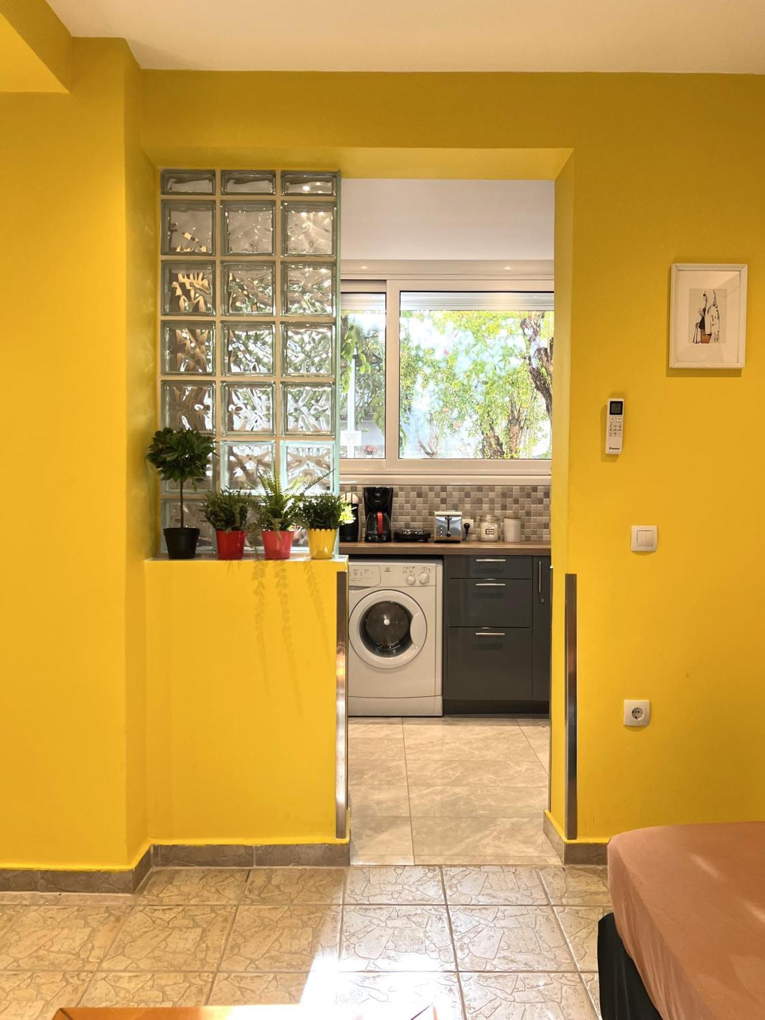 Apartamento Historic Center Getaway 10'Walk To Acropolis Hill Atenas Exterior foto